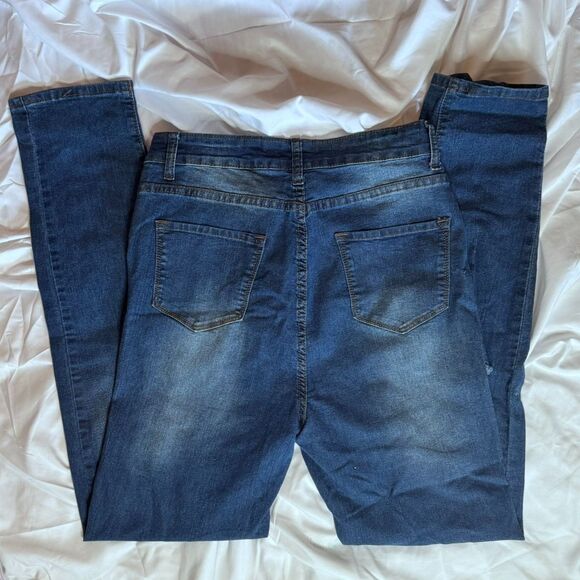 Blue Ripped Jeans – Size 6 – Distressed Trendy Fit - Picture 3 of 7